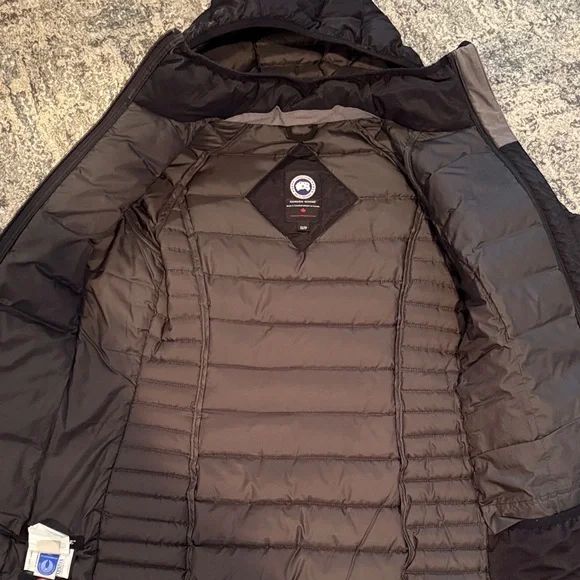 Canada Goose Black Hooded Jacket - Picture 6 of 8